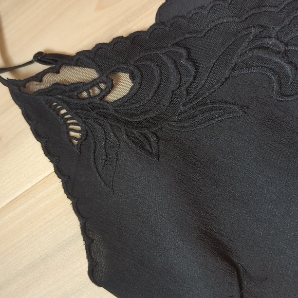 EXPRESS Black Lace Tank top Blouse - Size Small - Picture 2 of 2